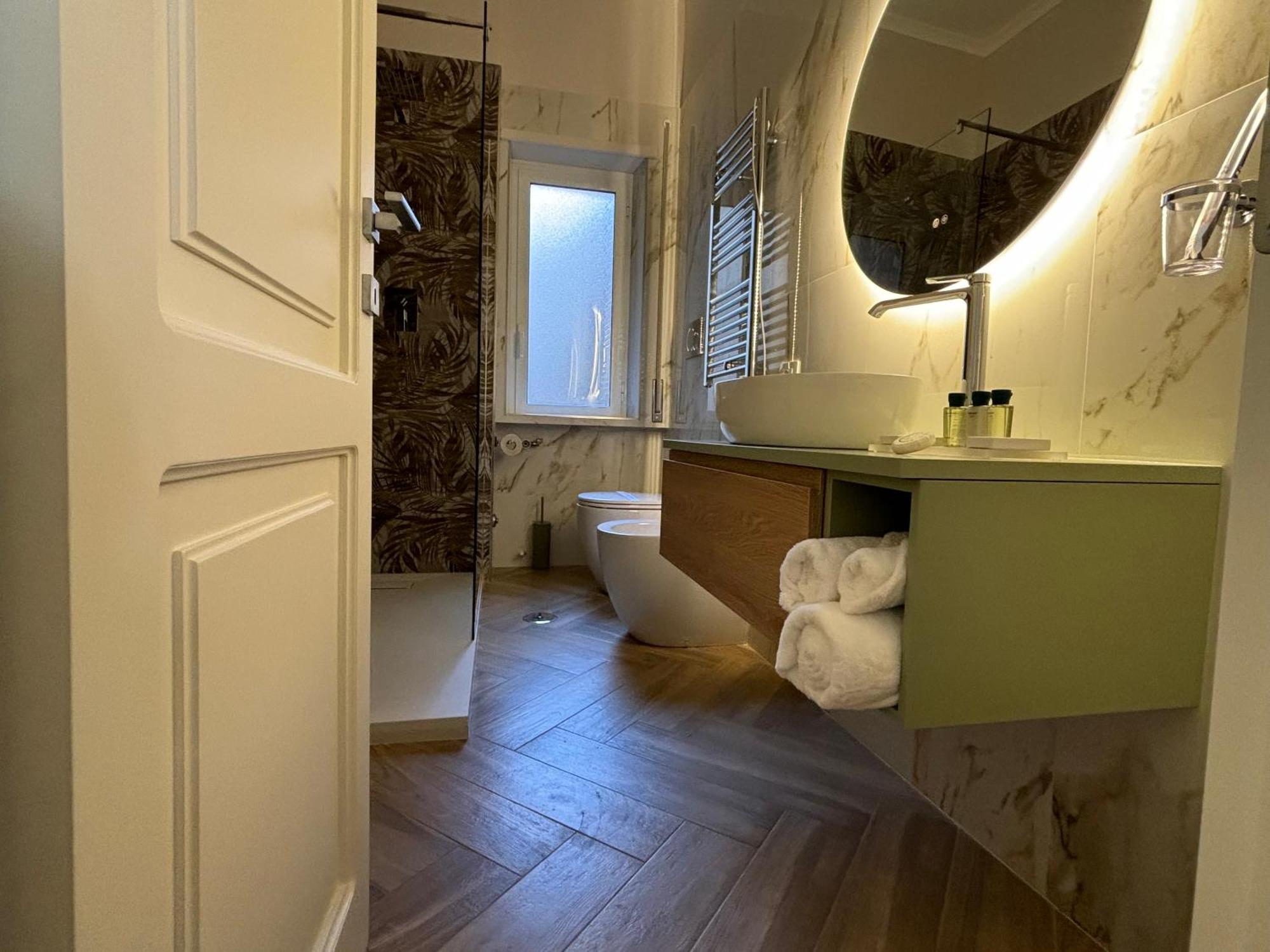Corso Marconi Boutique Apartment - Luxury Central Apartment Next To The Port Civitavecchia Luaran gambar
